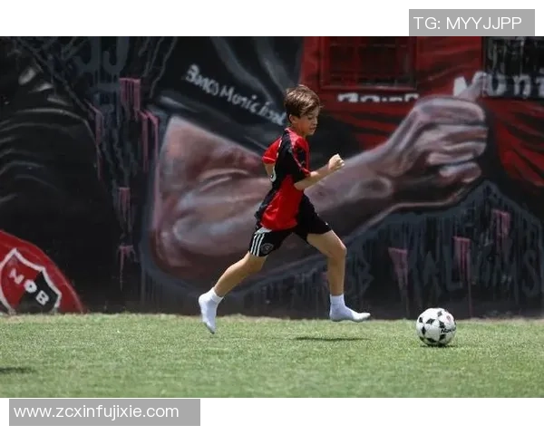 纽维尔老男孩与阿根廷青年人激战正酣谁能在这场对决中笑到最后